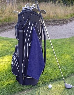 Luxury Golf Towel - Luxus auf dem Golfplatz mit unseren exklusiven Golfhandtüchern, die individuell mit Ihrem Logo oder einem Spruch bestickt werden können.
