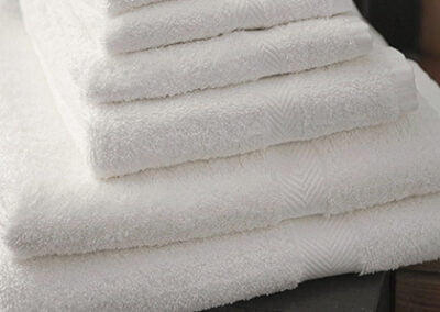 Luxury Guest Towel sind hochwertige Gästetücher aus weichem, saugfähigem Material gefertigt. Auf Wunsch und Bestellung mit einer individuellen Stickerei.
