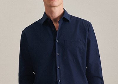 Men's Shirt Regular Fit Long Sleeve oder das Men´s Shirt Shaped Fit Long Sleeve - machen Sie es mit individueller Stickerei zu einem einzigartigen Unikat!