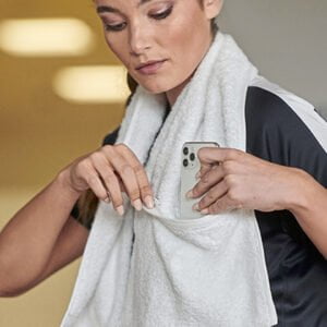 Pocket Gym Towels mit individueller Stickerei - der perfekte Begleiter für Ihr Training! Gym Towel ist klein und handlich und passt in jede Sporttasche.