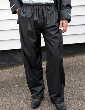 Rain Trousers 190T aus Polyester mit PVC-Beschichtung, wasserdicht (2.000 mm), windabweisend und einem elastischen Bund als Arbeitskleidung bestellen.