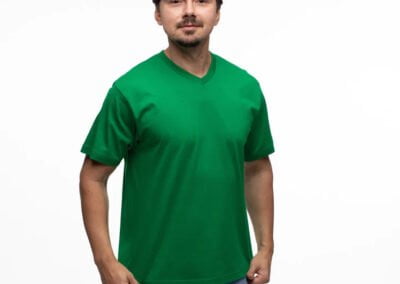 T-Shirt V-Ausschnitt Victor von Switcher mit einer hochwertigen Veredelung individualisieren. Sowohl Digitaldruck als auch Siebdruck oder Stickerei!
