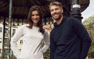 Bestickte vs. bedruckte Pullover – Was ist besser?