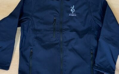 Warum Logos auf Brusthöhe am besten wirken