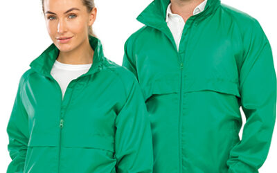 So vergleichen Sie Angebote für bedruckte Vereinsbekleidung richtig