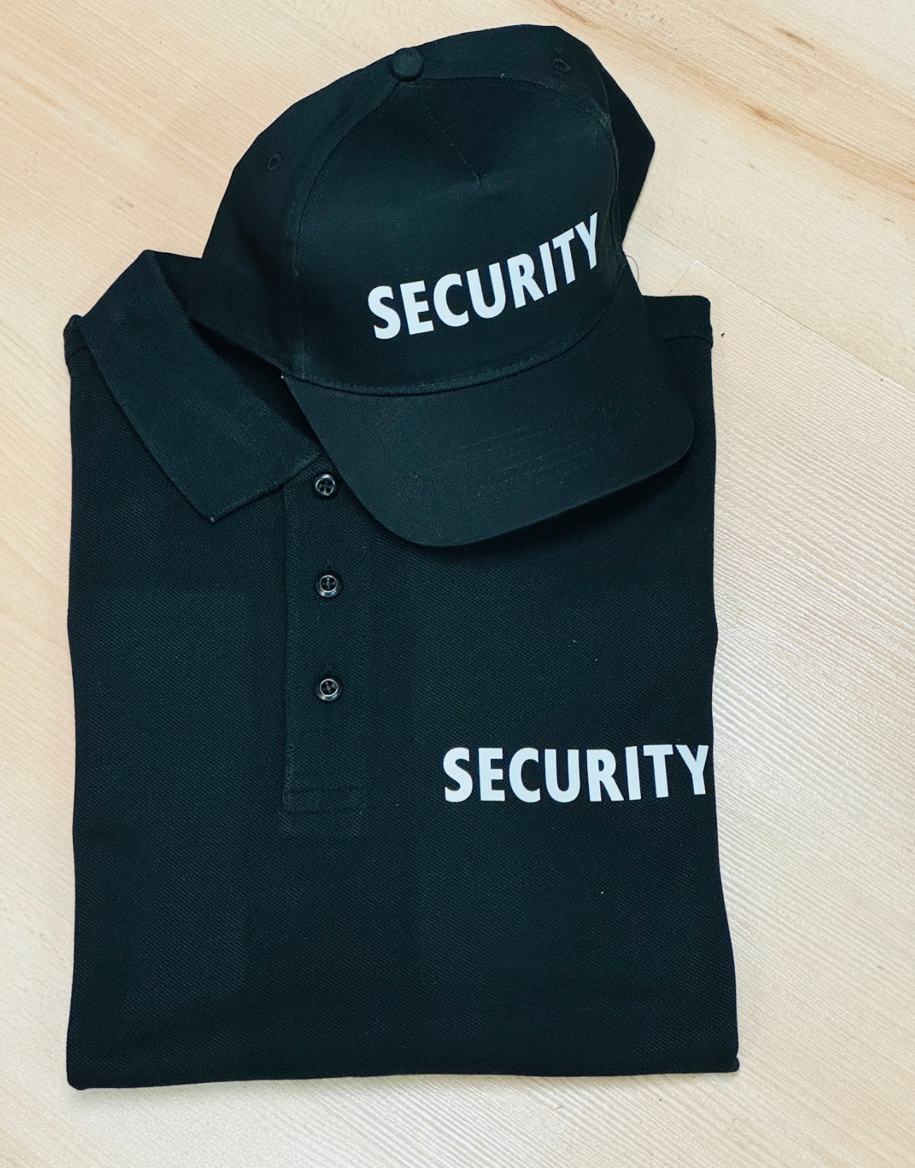 Polos und Caps können auch Express bedruckt werden Polos und Caps können auch Express bedruckt werden