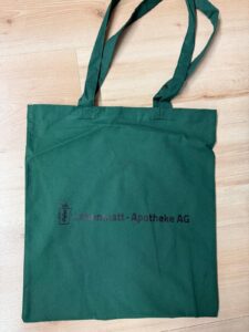 Dezenter Siebdruck auf Taschen