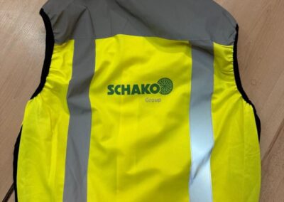 Sicherheitsweste aus Softshell mit Logodruck